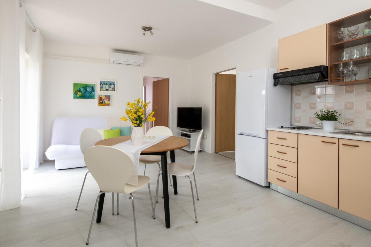Apartment Alex Labin  Exterior foto