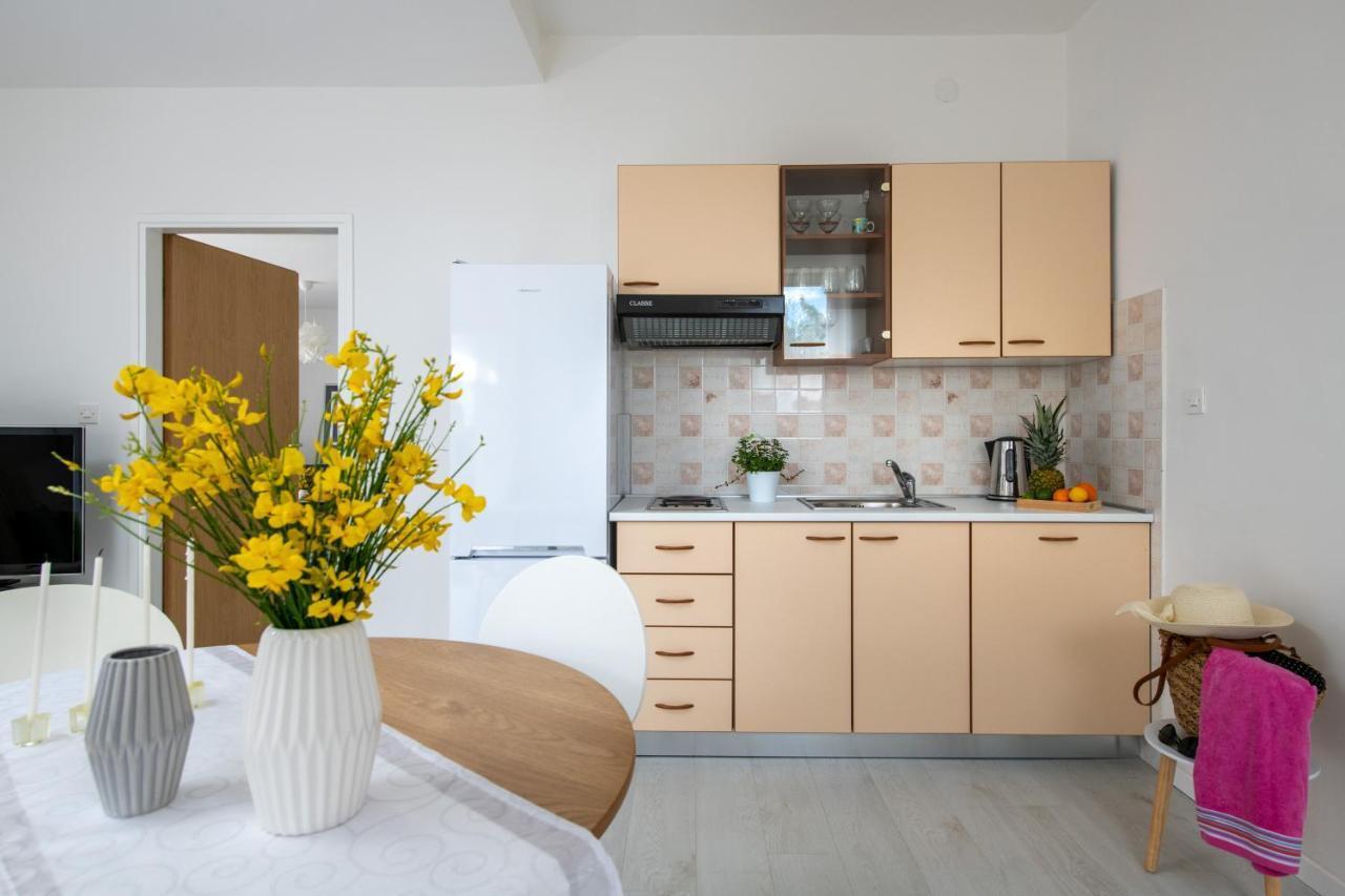 Apartment Alex Labin  Exterior foto