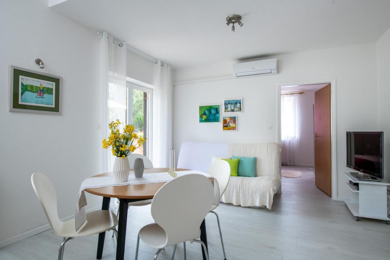 Apartment Alex Labin  Exterior foto