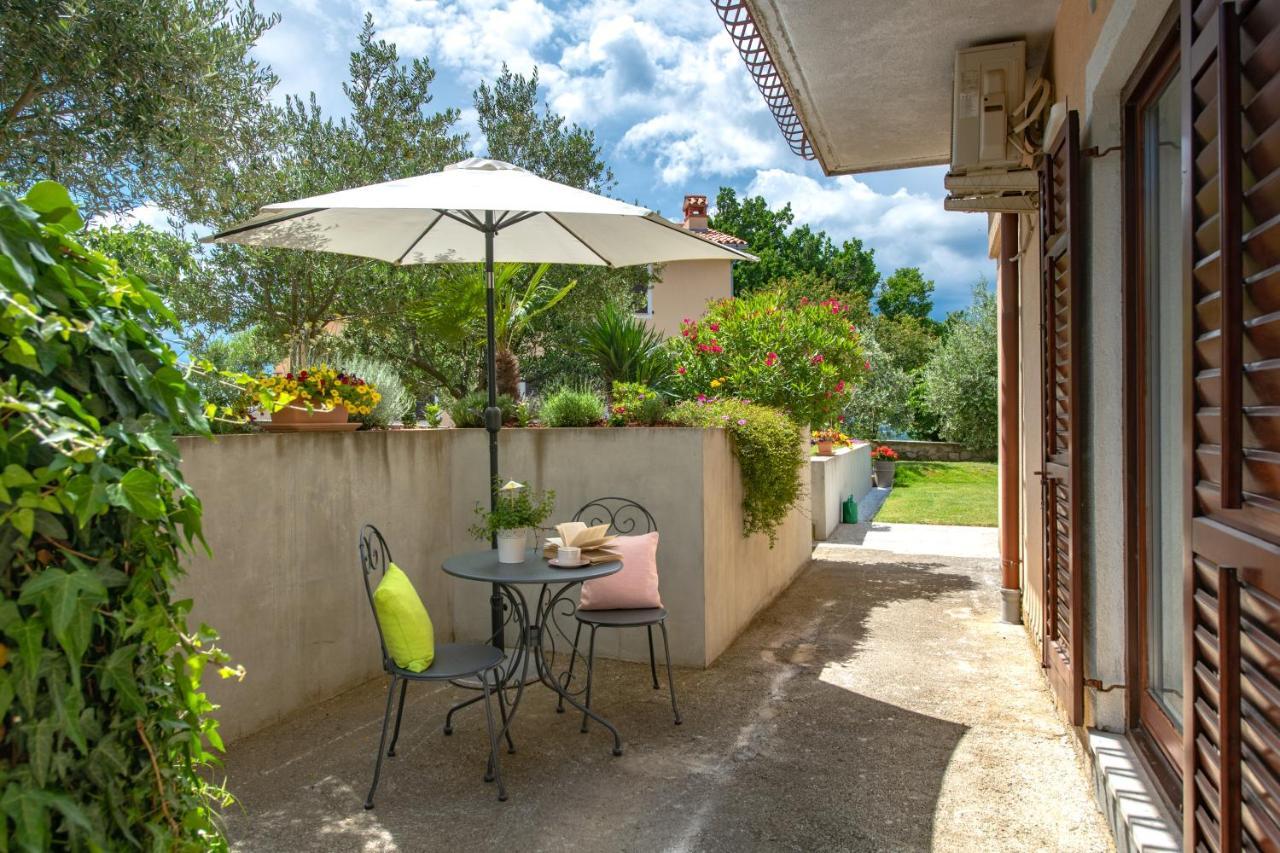 Apartment Alex Labin  Exterior foto