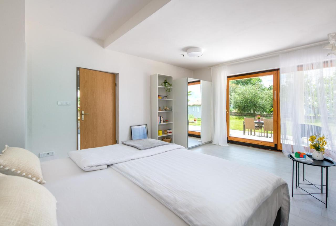Apartment Alex Labin  Exterior foto
