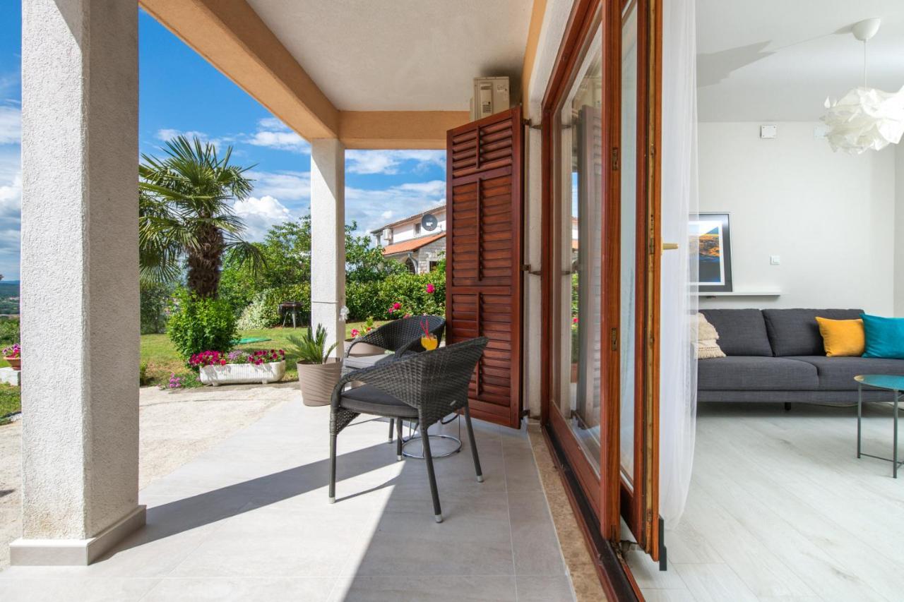 Apartment Alex Labin  Exterior foto