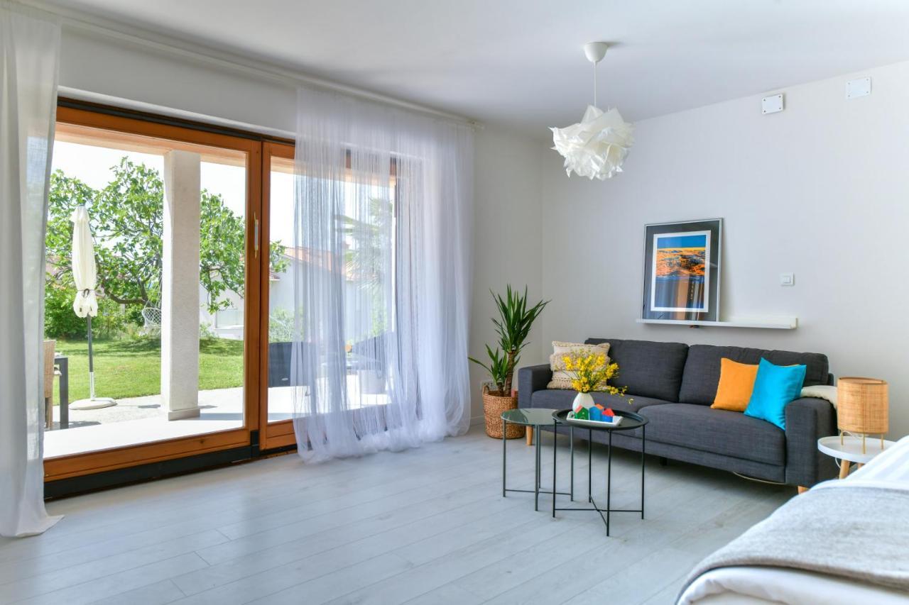 Apartment Alex Labin  Exterior foto