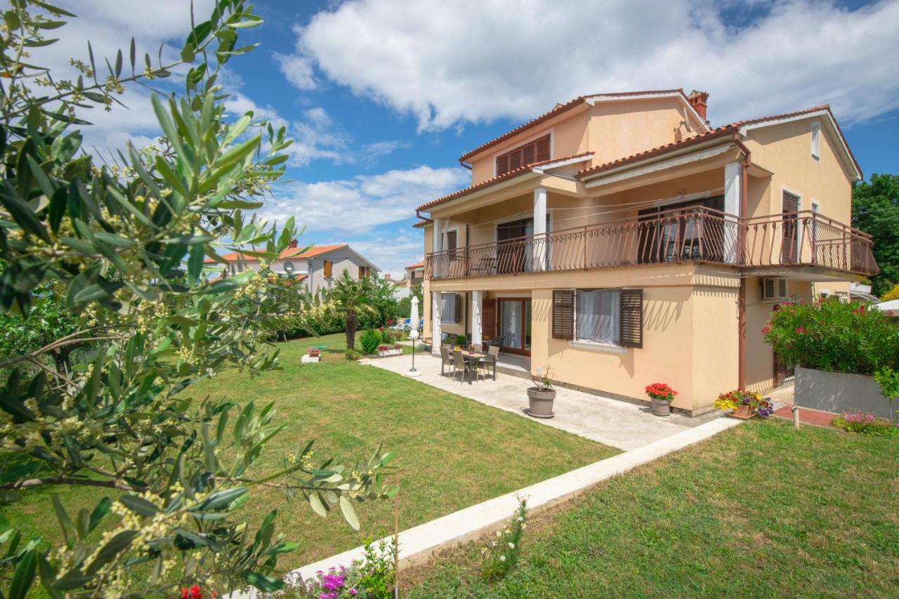 Apartment Alex Labin  Exterior foto